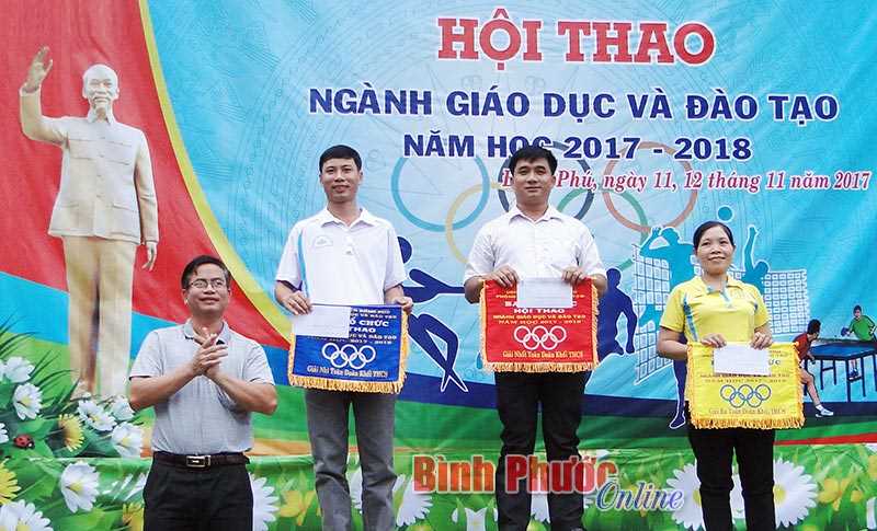 674 VĐV tham gia hội thao ngành giáo dục Đồng Phú