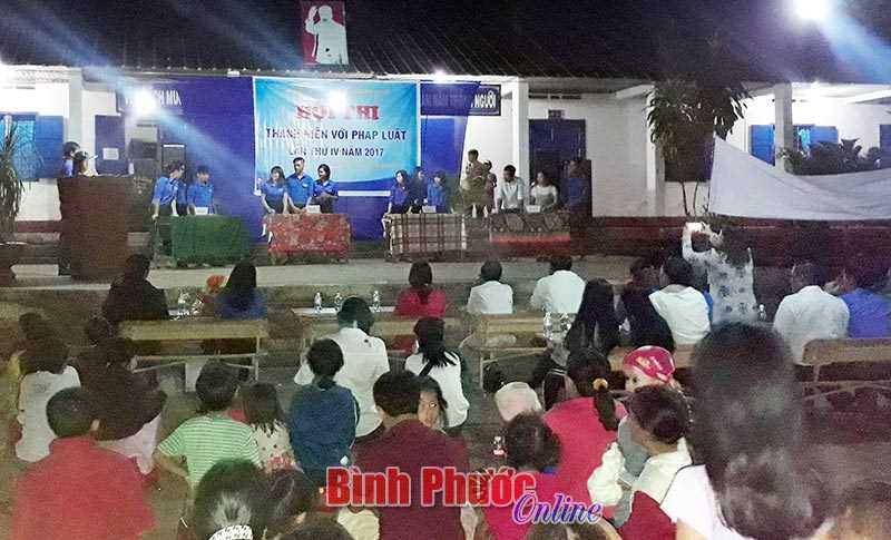 X&atilde; Đo&agrave;n Kết tổ chức hội thi thanh ni&ecirc;n với ph&aacute;p luật