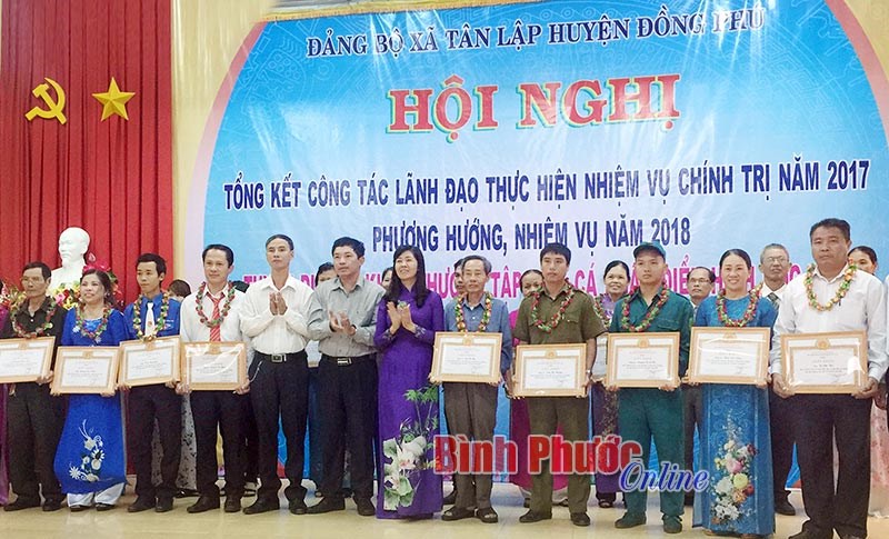 Đồng Ph&uacute; học tập v&agrave; l&agrave;m theo B&aacute;c