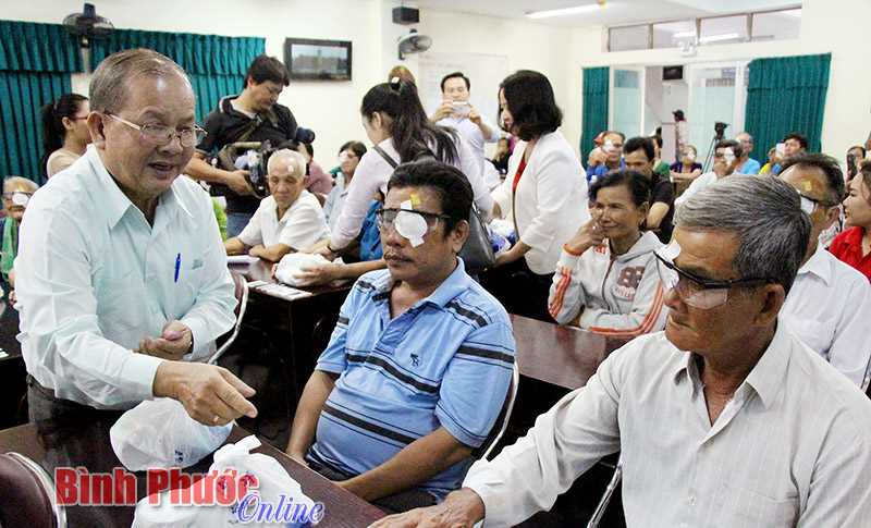 Đem ánh sáng đến với bệnh nhân nghèo