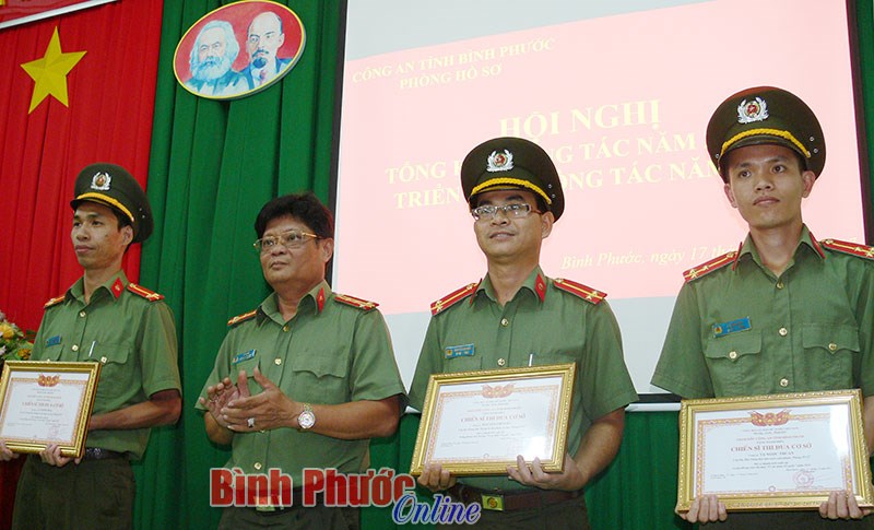 Gương s&aacute;ng Trung &uacute;y Nguyễn Ch&iacute; Hiếu trong đấu tranh ph&ograve;ng, chống tội phạm