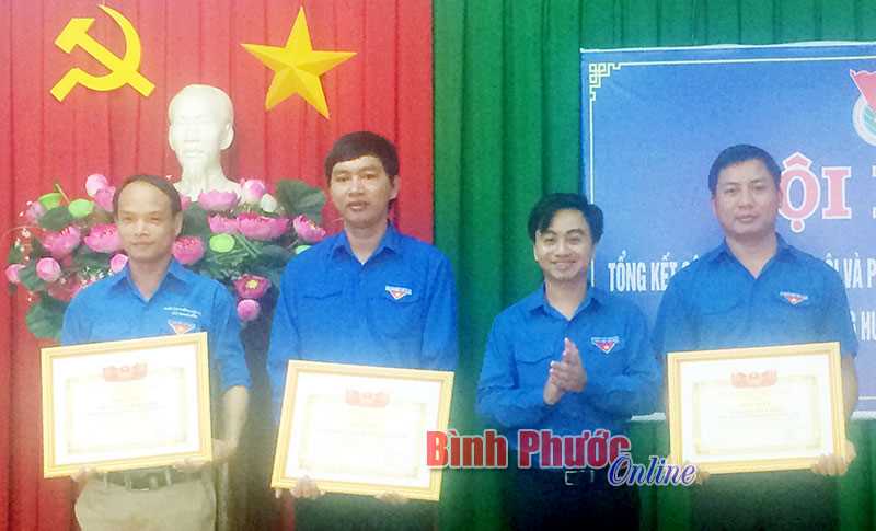 Bình Long: 41 đoàn ưu tú được kết nạp Đảng