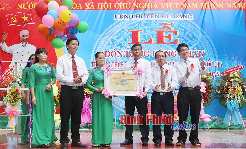 THCS Nguyễn Trường Tộ đạt chuẩn quốc gia
