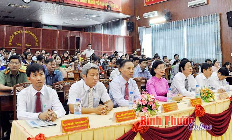 Khai giảng lớp trung cấp l&yacute; luận ch&iacute;nh trị - h&agrave;nh ch&iacute;nh hệ tập trung kh&oacute;a 87