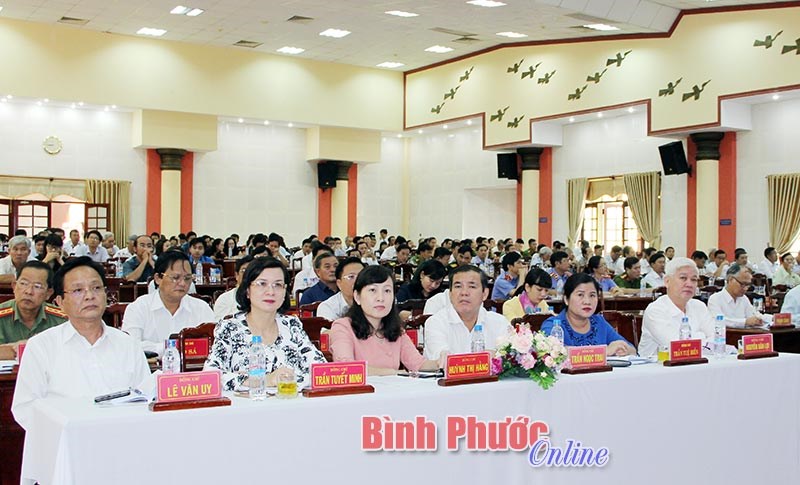 Kh&ocirc;ng học nghị quyết th&igrave; đừng l&agrave;m l&atilde;nh đạo nữa!