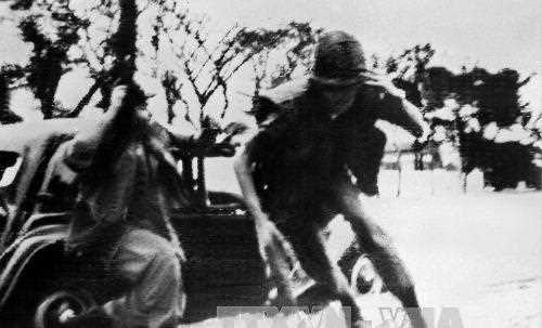 Tổng tiến c&ocirc;ng Xu&acirc;n 1968: Ti&ecirc;́n c&ocirc;ng bằng c&aacute;ch đ&aacute;nh hiểm, giành th&ecirc;́ b&acirc;́t ngờ