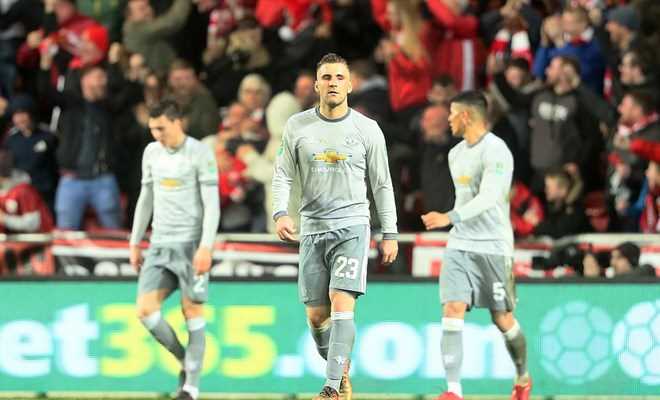 Đội bóng hạng nhất Bristol biến Manchester United thành cựu vương