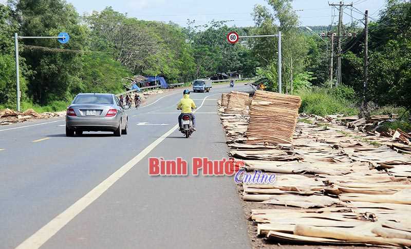 Mất an to&agrave;n giao th&ocirc;ng tr&ecirc;n quốc lộ 14