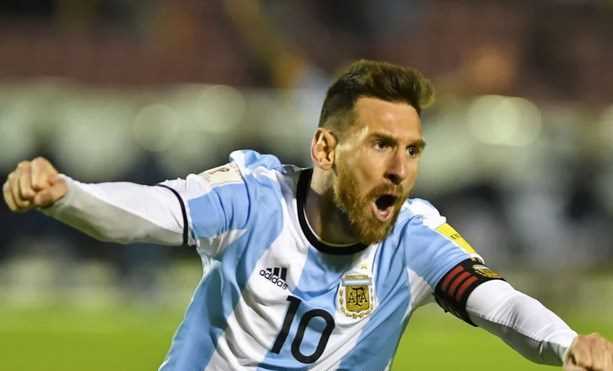 Lionel Messi thoát khỏi cái bóng của Diego Maradona ở Quito