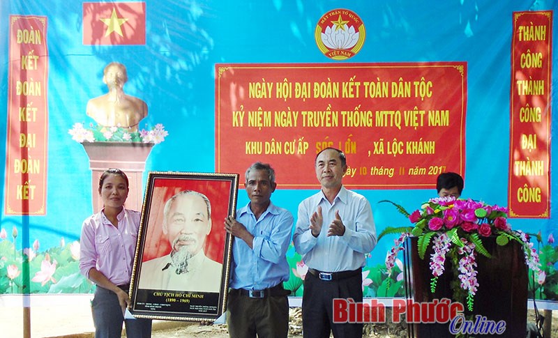 S&ocirc;i nổi ng&agrave;y hội đại đo&agrave;n kết d&acirc;n tộc ở S&oacute;c Lớn