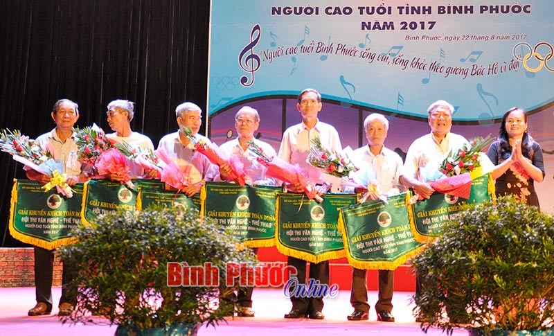 Chăm lo đời sống người cao tuổi:&nbsp;Tr&aacute;ch nhiệm của mỗi gia đ&igrave;nh v&agrave; to&agrave;n x&atilde; hội