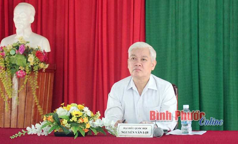 Đại biểu Quốc hội Nguyễn Văn Lợi tiếp x&uacute;c cử tri huyện Lộc Ninh