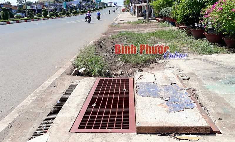 2 hố ga bị bật nắp đ&atilde; được khắc phục