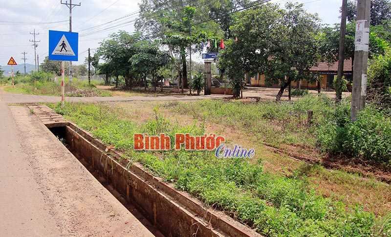 Nguy hiểm từ r&atilde;nh tho&aacute;t nước kh&ocirc;ng nắp