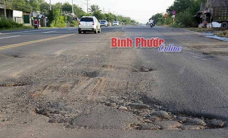 Quốc lộ 13 xuống cấp