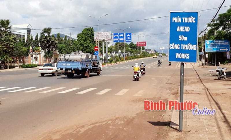Biển cảnh b&aacute;o &ldquo;v&ocirc; duy&ecirc;n&rdquo;