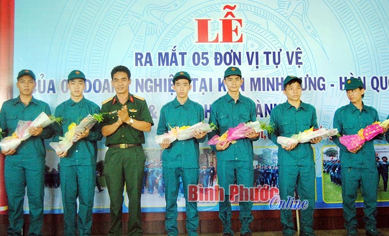 Ra mắt 5 đơn vị tự vệ tại 2 KCN Minh Hưng - Hàn Quốc và Chơn Thành I