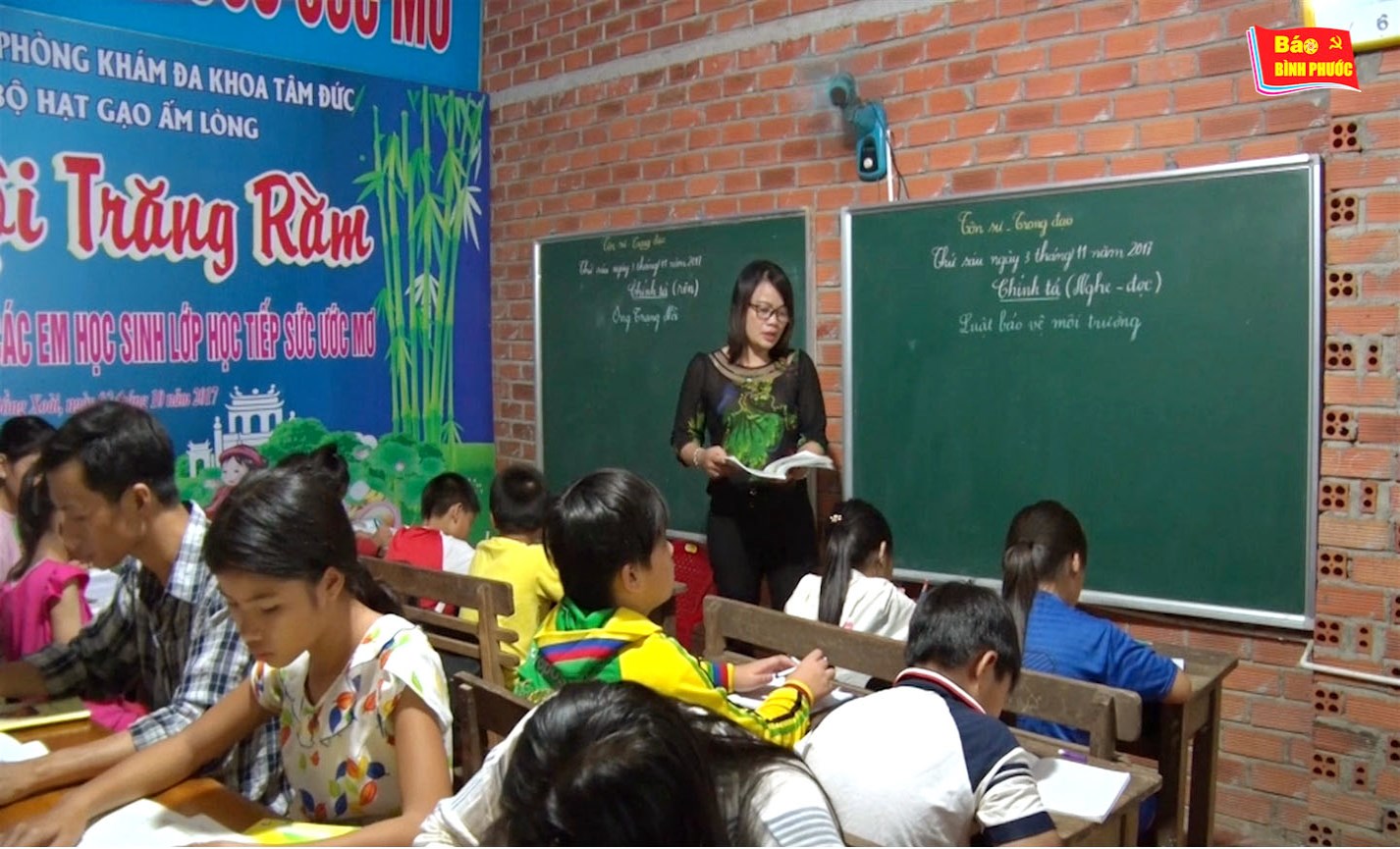 [Video] Lớp học “Tiếp sức ước mơ” cho trẻ em nghèo