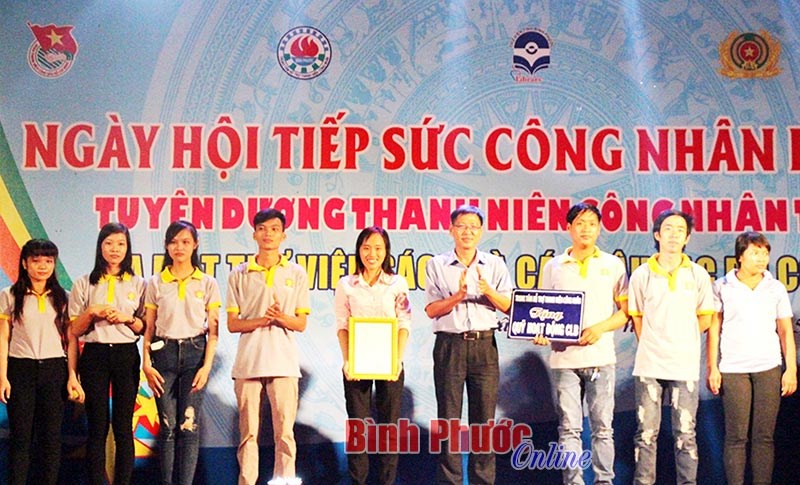 Đồng hành với thanh niên công nhân