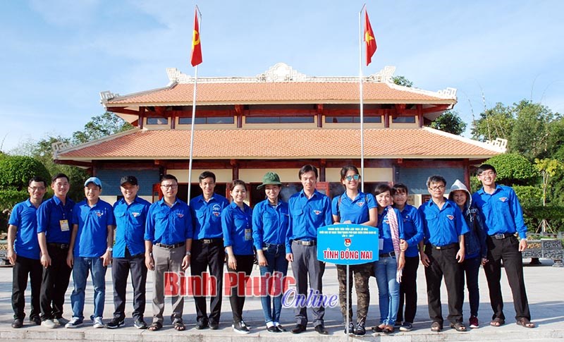 Thắm tình thanh niên tiên tiến cụm miền Đông