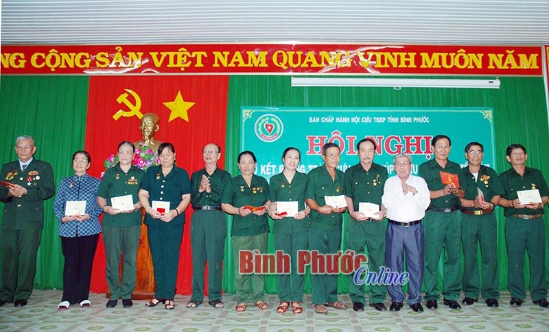 Nghĩa t&igrave;nh cựu thanh ni&ecirc;n xung phong