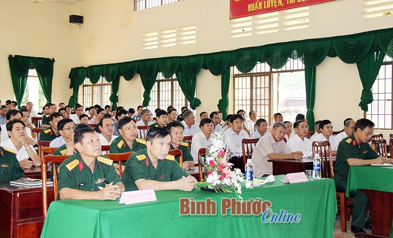 Th&ocirc;ng tin thời sự cho ch&iacute;nh trị vi&ecirc;n ban CHQS sự x&atilde;, phường, thị trấn