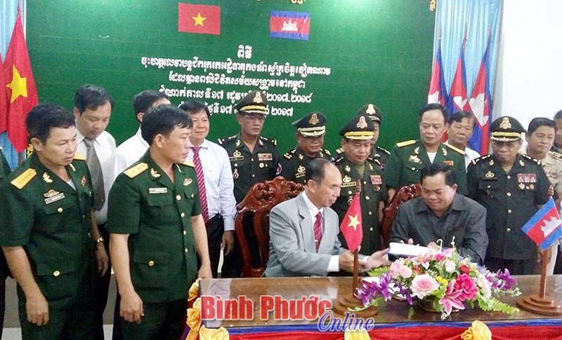 B&igrave;nh Phước k&yacute; kết bi&ecirc;n bản t&igrave;m kiếm, cất bốc h&agrave;i cốt liệt sĩ với tỉnh Kompongthom