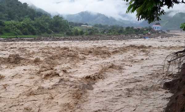 Từ đêm 15 đến 17-10: Hoàn lưu bão và không khí lạnh gây mưa to