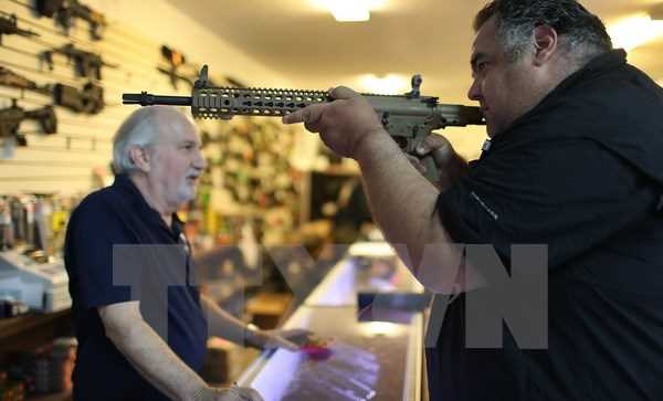 Bộ Quốc phòng Mỹ bị kiện vì vi phạm luật kiểm soát súng