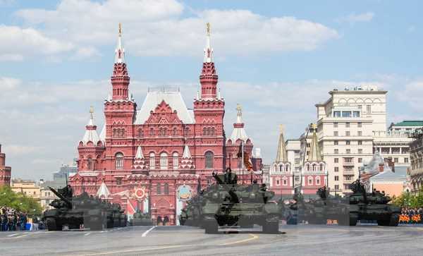 Chương trình nghệ thuật “10 ngày rung chuyển thế giới”