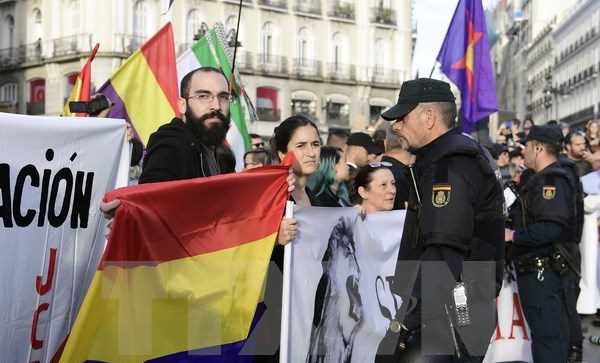 Thủ tướng Tây Ban Nha khẳng định người Catalonia đã bị lừa dối