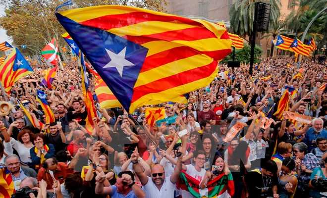 Cảnh báo nguy cơ xung đột ở Tây Ban Nha sau Catalonia tuyên bố độc lập