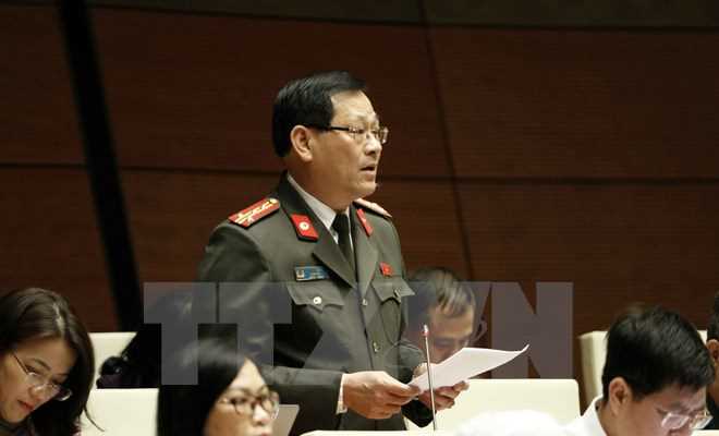 Đại biểu Quốc hội tranh luận về việc ban h&agrave;nh Luật An ninh mạng