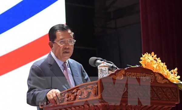 Thủ tướng Campuchia Samdech Hun Sen dẫn đầu đo&agrave;n đại biểu dự APEC 2017