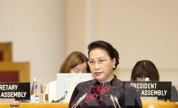 Chủ tịch Quốc hội ph&aacute;t biểu tại Phi&ecirc;n thảo luận to&agrave;n thể IPU-137