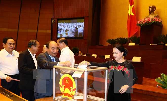 Quốc hội bỏ phiếu ph&ecirc; chuẩn bổ nhiệm hai th&agrave;nh vi&ecirc;n Ch&iacute;nh phủ