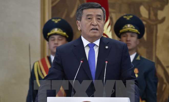 Tổng thống đắc cử Kyrgyzstan Sooronbai Jeenbekov tuyên thệ nhậm chức
