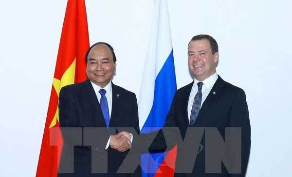 Thủ tướng Nguyễn Xu&acirc;n Ph&uacute;c gặp gỡ Thủ tướng Nga Dmitry Medvedev