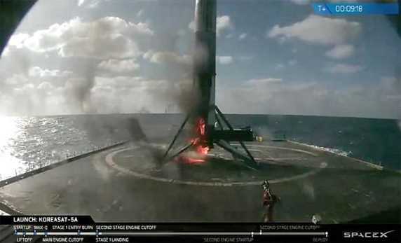 SpaceX phóng thành công tên lửa mang vệ tinh thương mại của Hàn Quốc