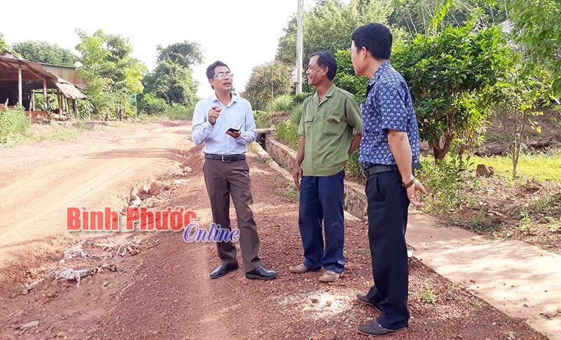 Vì sao công trình đường vào ấp Bưng Sê chậm tiến độ?