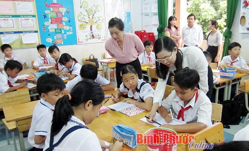 Nhiều trường tiểu học ở Đồng Xoài “nói không” với VNEN
