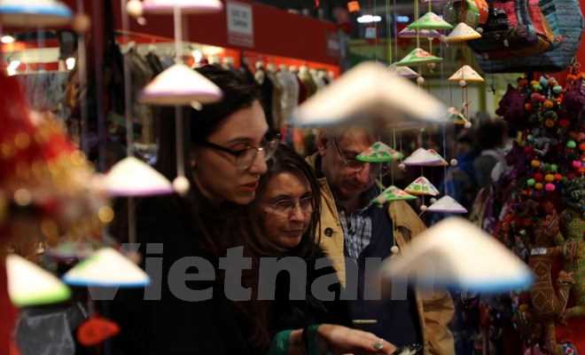 Giới thiệu hàng thủ công mỹ nghệ Việt Nam tại Hội chợ quốc tế ở Italy