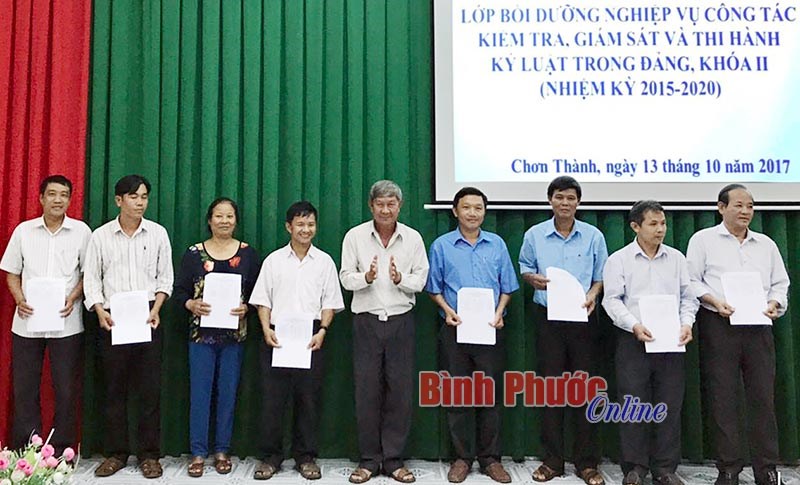 Ng&agrave;nh kiểm tra đảng B&igrave;nh Phước qua 20 năm x&acirc;y dựng, trưởng th&agrave;nh