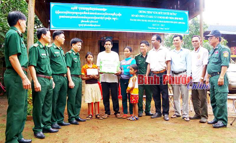 “Vượt biên” tiếp sức ước mơ cho học sinh nghèo