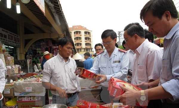 Tăng cường kiểm tra an to&agrave;n thực phẩm trong dịp Tết Mậu Tuất 
