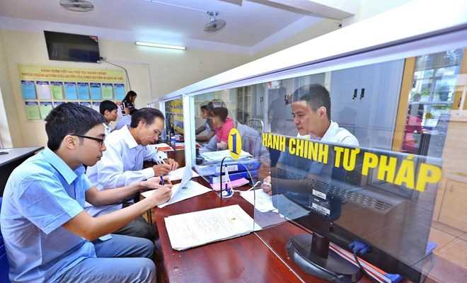 Ph&ecirc; duyệt bi&ecirc;n chế c&ocirc;ng chức cơ quan h&agrave;nh ch&iacute;nh nh&agrave; nước năm 2018