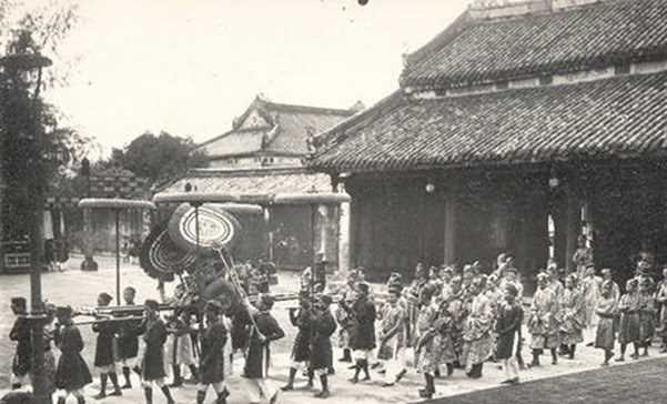 Nghi lễ Tết nguy&ecirc;n đ&aacute;n trong c&aacute;c cung đ&igrave;nh Việt Nam xưa