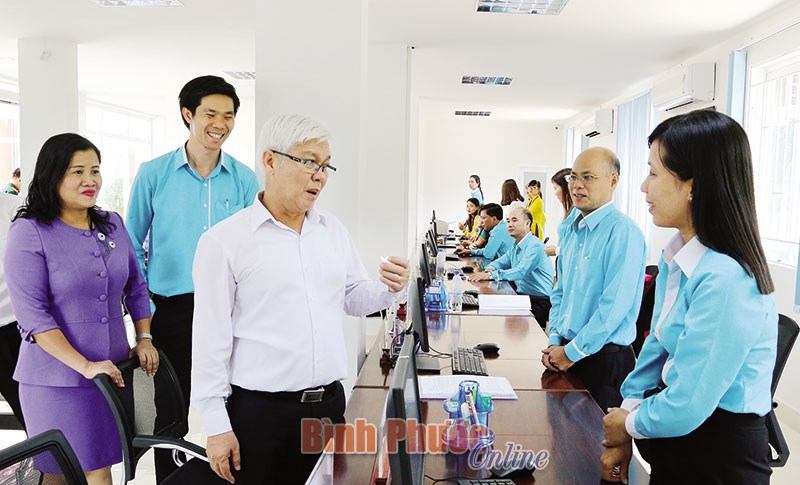 Mở ra m&ocirc;i trường&nbsp;h&agrave;nh ch&iacute;nh minh bạch