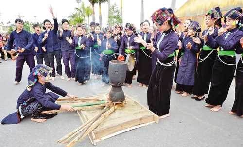 Bảo đảm quyền văn h&oacute;a cho c&aacute;c d&acirc;n tộc thiểu số ở Việt Nam