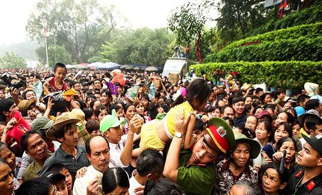 Cấm sử dụng xe c&ocirc;ng đi lễ hội, du xu&acirc;n